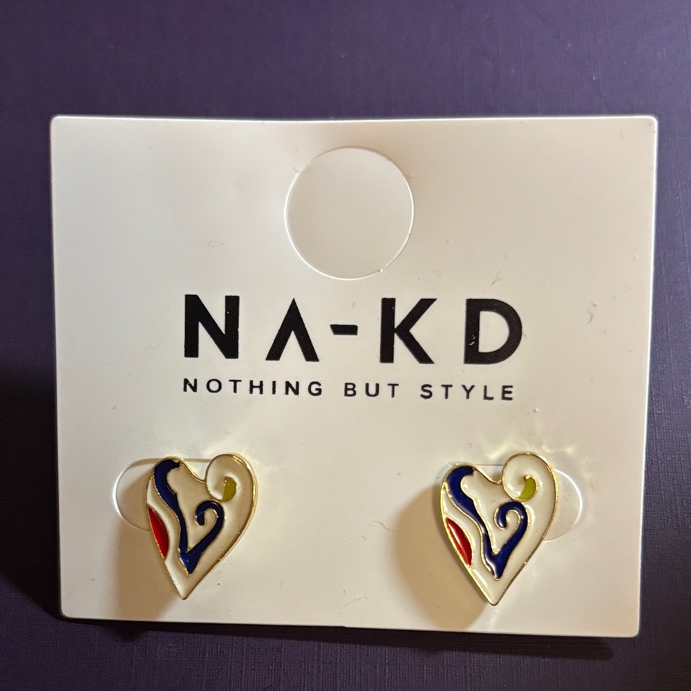 NA-KD Heart Earrings with Multicolor Design